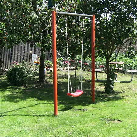 Mit Garten In Zweedorf, Cleaning Included Feriehus